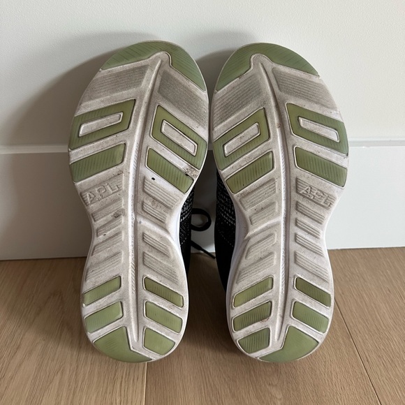 APL Techloom running shoe size 8 - Picture 3 of 4
